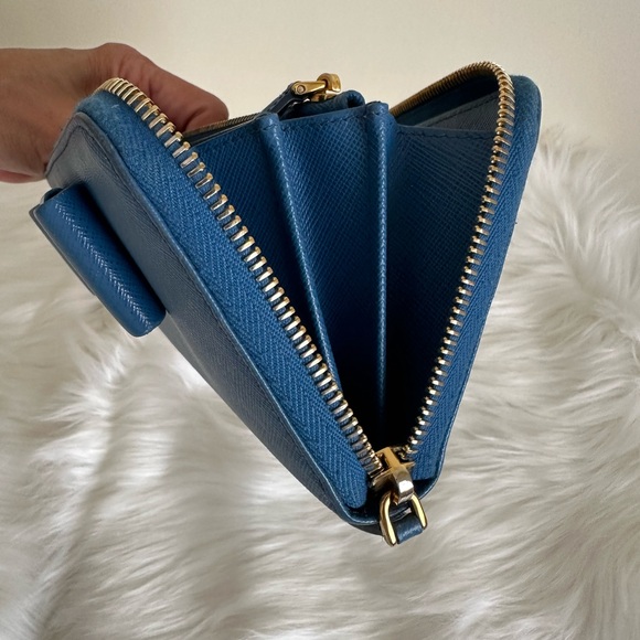Auth Prada Wallet EUC - Picture 12 of 17